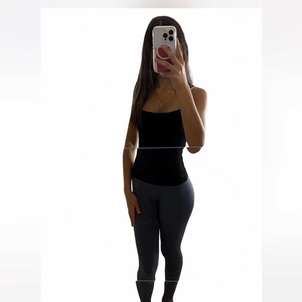 dark grey leggings